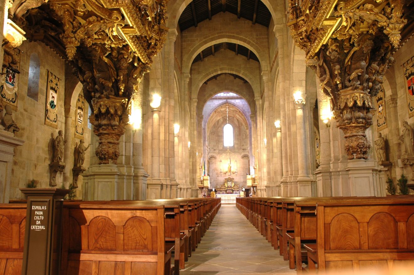 Catedral_de_Braga_-_Interior.jpg
