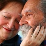 Old_couple_in_love